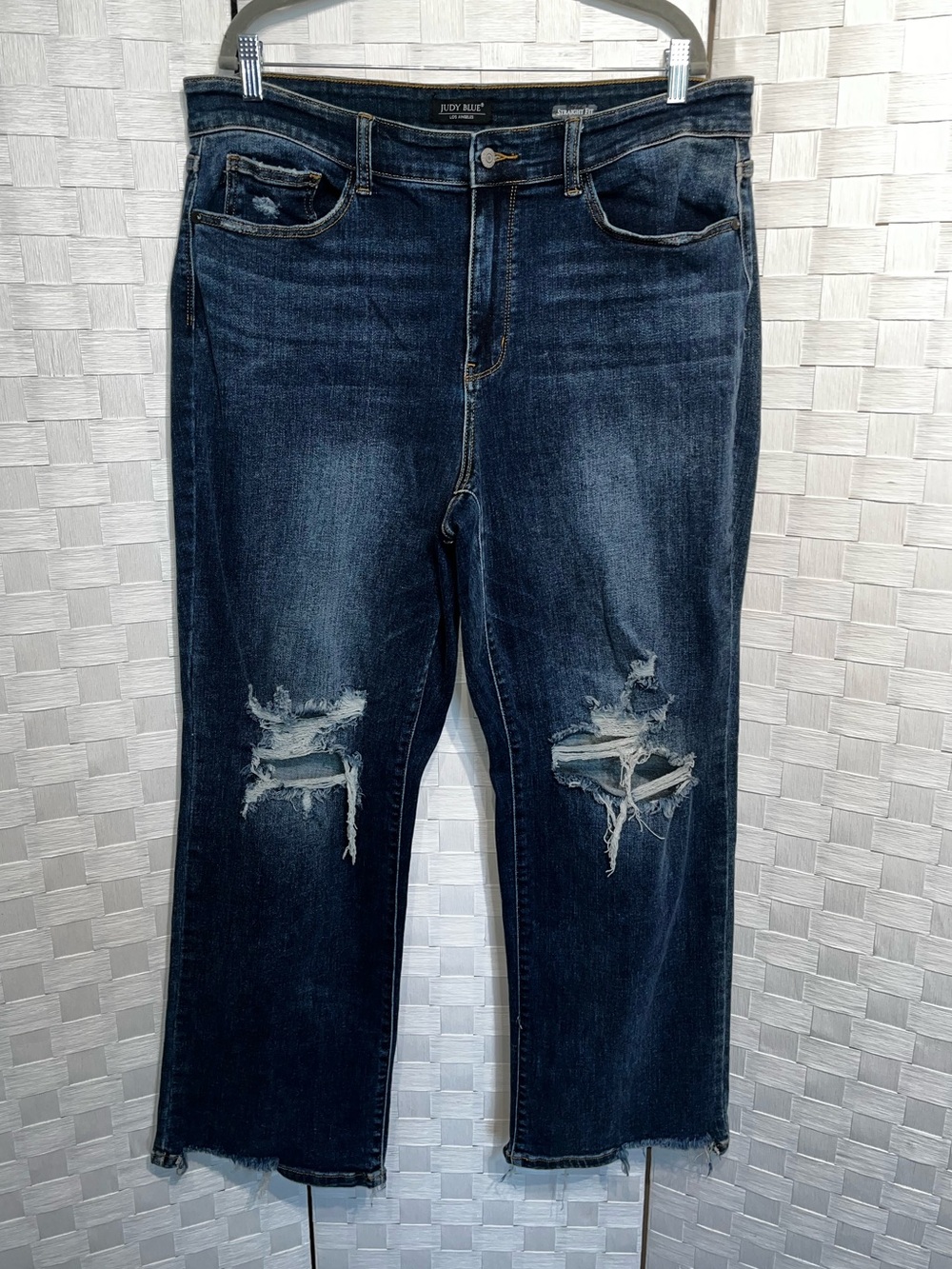 Judy Blue Straight Fit Distressed High Rise Jeans Size 18W Womens Wide Leg
